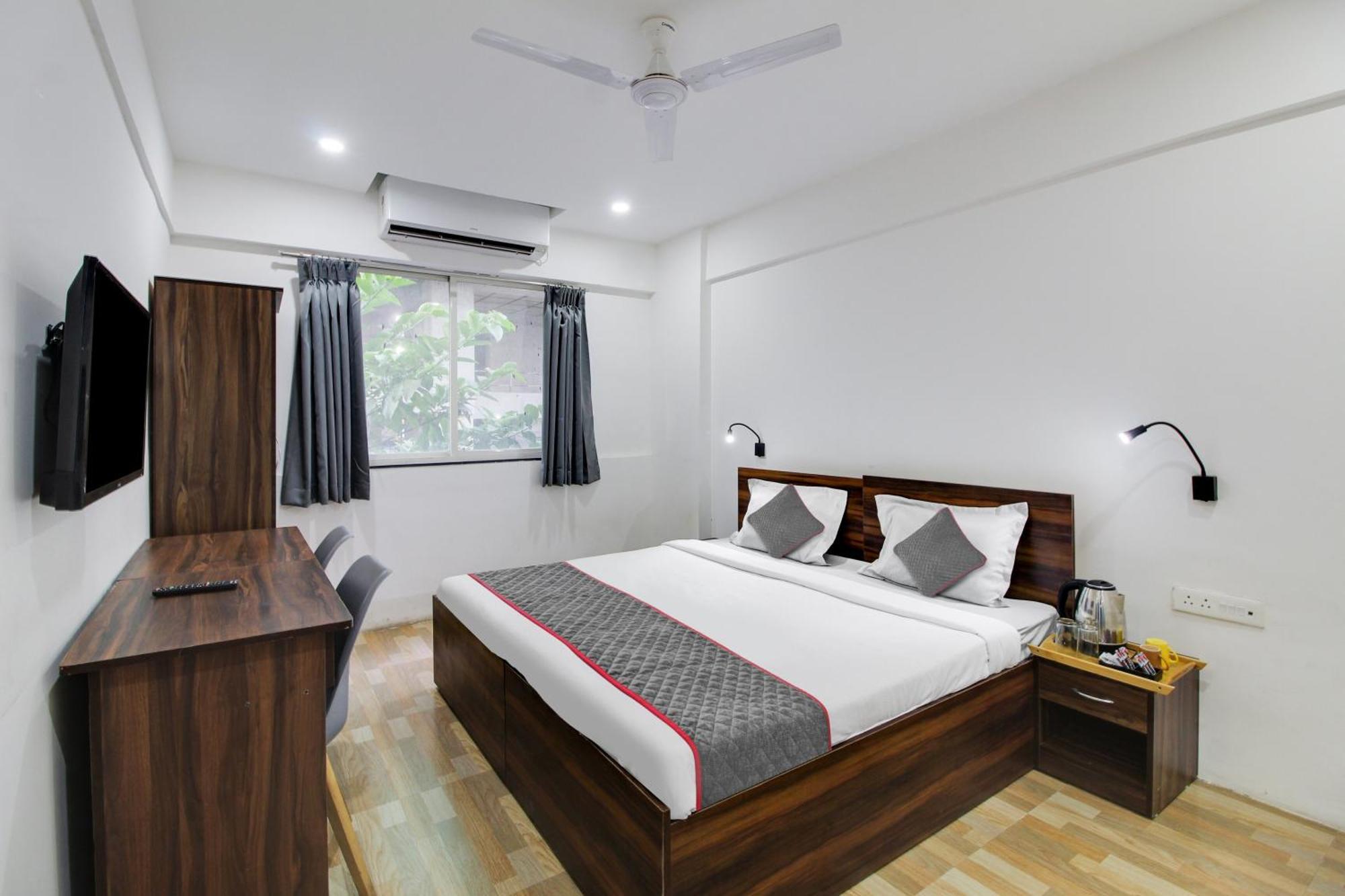 Hotel Super Oyo Townhouse 1237 Balewadi Méribel Village Exterior foto